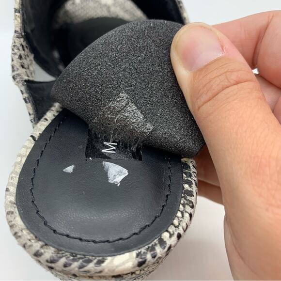 NWOT Marc Fisher Resa Snakeskin Print Block Heel Sandal In Black/Cream Size 7 - Picture 13 of 16